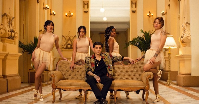 Jambene partiendola con Danny Ocean con «Paciente por ti»