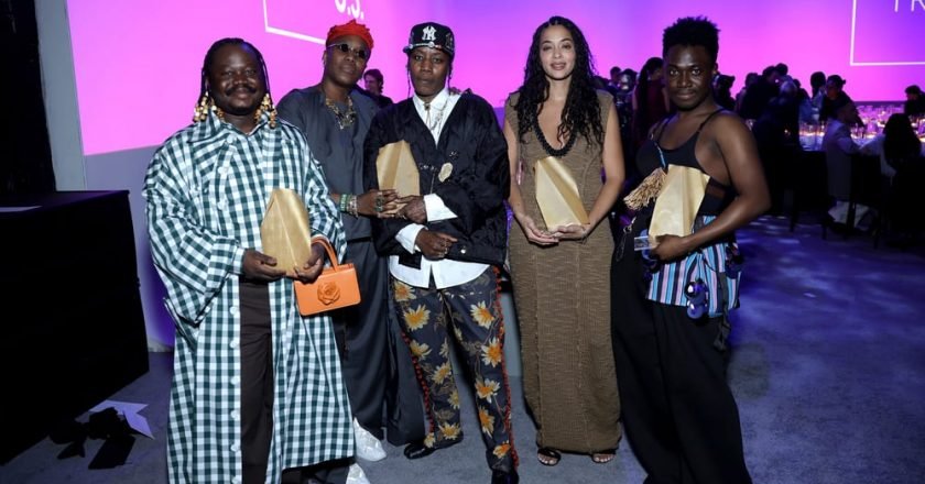 <strong>La moda se hizo presente en los Fashion Trust Award</strong>