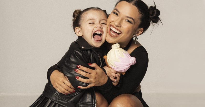 <strong>Vane Oliveira</strong> presenta «Vane & Juli Tuli»