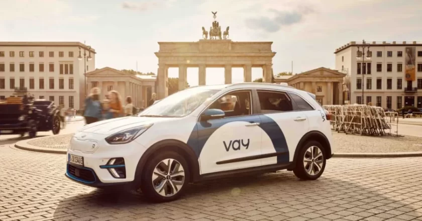 El nuevo servicio de automóviles eléctrico conducidos de forma remota