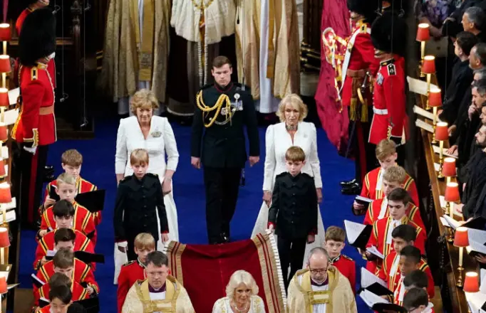 Los looks de la familia real en la coronación del Rey Carlos III
