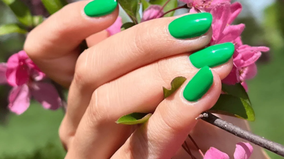 https://www.soycarmin.com/belleza/Disenos-de-unas-en-color-verde-Bottega-la-moda-esta-temporada-20220514-0018.html