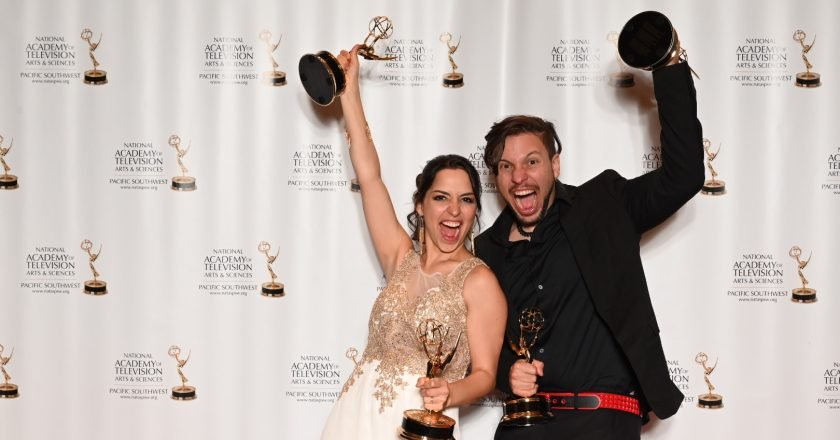 Dos venezolanos ganan cuatro Emmys gracias a una cuña navideña para Telemundo