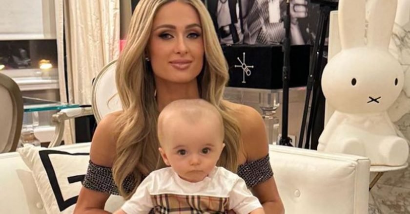 París Hilton aborda comentarios sobre su hijo Phoenix