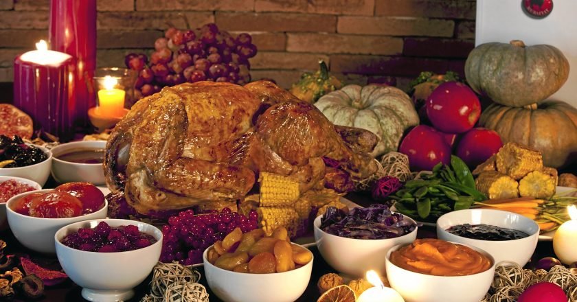 Thanksgiving Days: Una celebración universal de gratitud y unión familiar