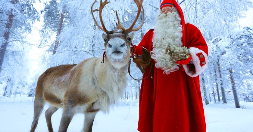  El Simbolismo de los Renos y Santa Claus en Navidad: Una Tradición Llena de Magia