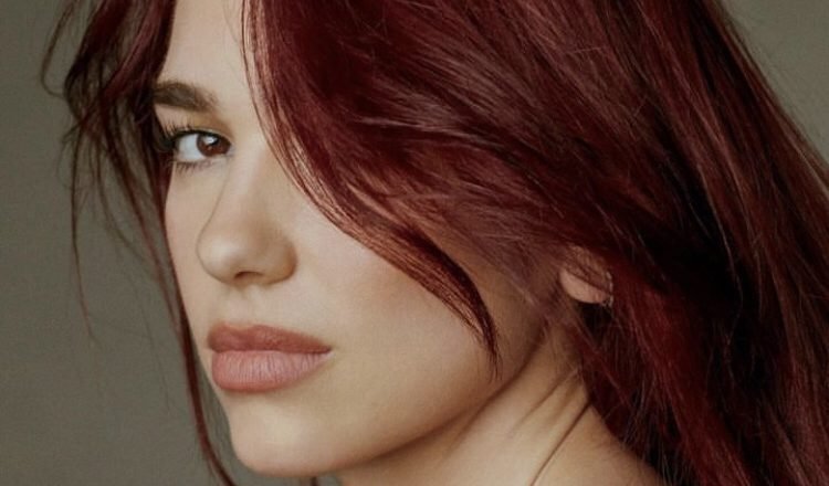 Dua Lipa revela detalles exclusivos sobre su próximo álbum en una entrevista para Rolling Stone