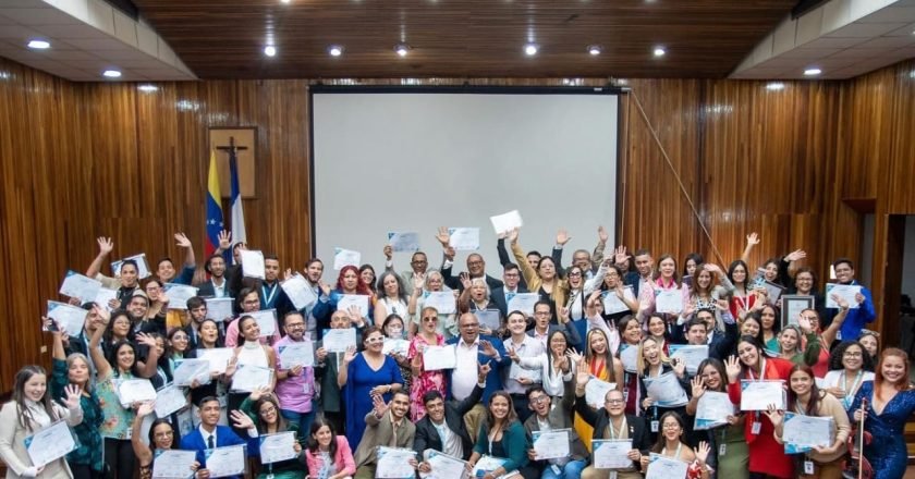 MonitorDescaVE graduó 190 egresados y abre su tercera cohorte