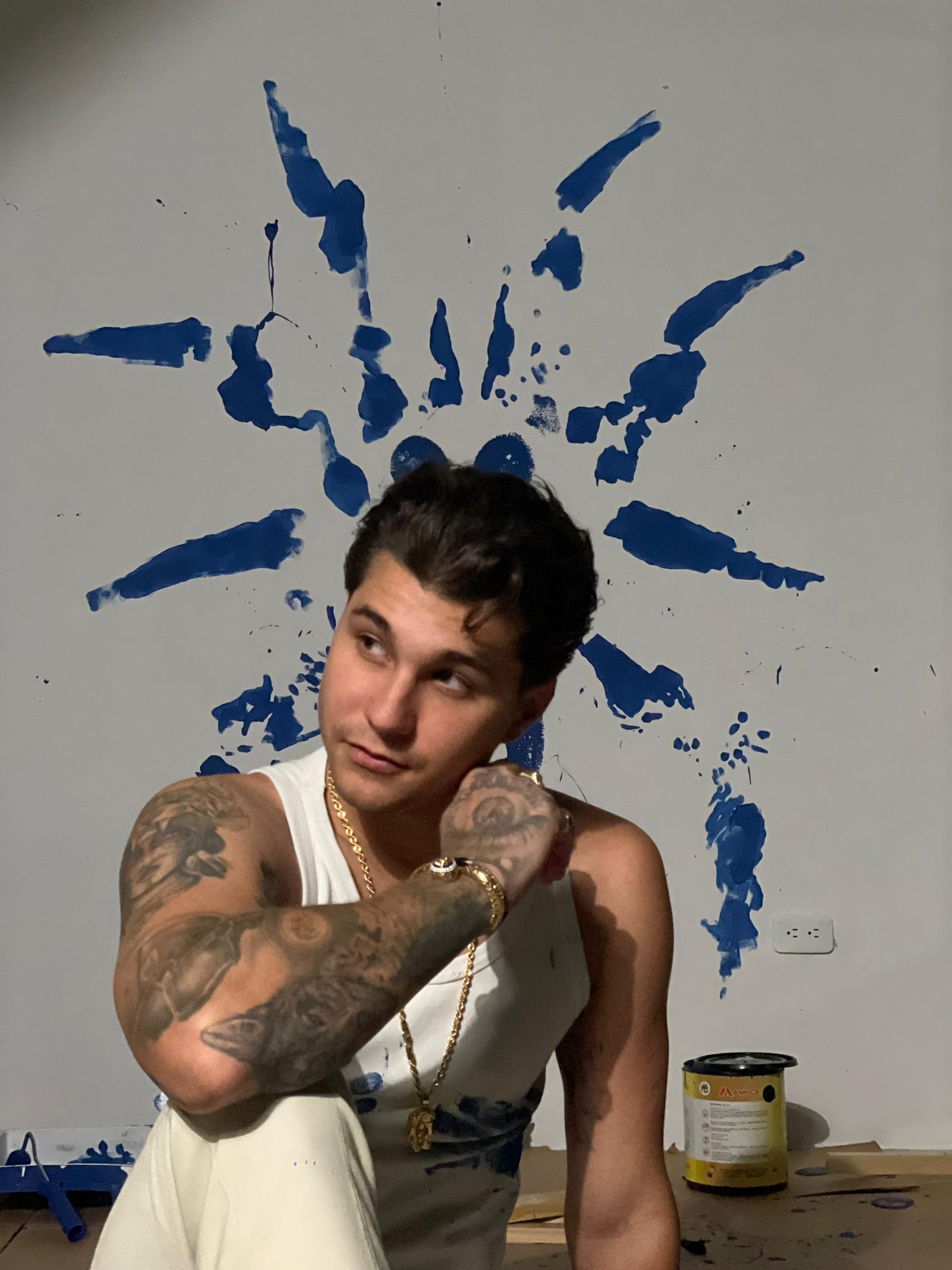 JAMBENE LANZA SU PRIMER ÁLBUM  ¡DÍMELO MIKE!