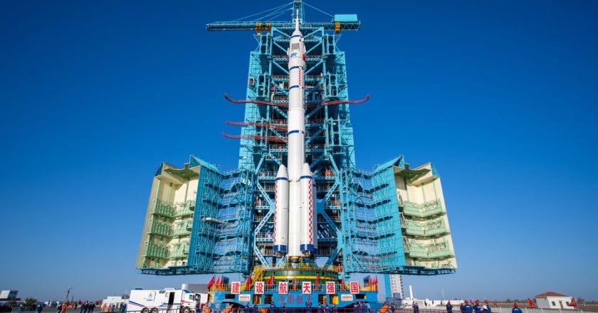 Shenzhou-19: Nave Espacial lanzada para una Misión de Seis Meses en la Estación Tiangong