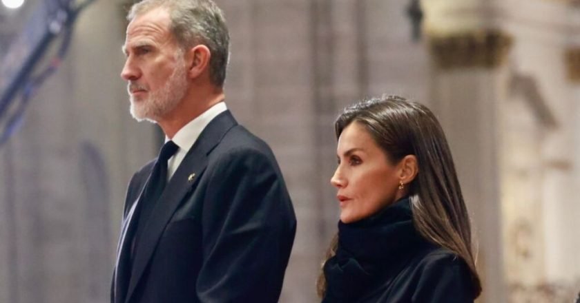 Los Reyes de España presiden la misa en memoria de las fallecidos de la DANA