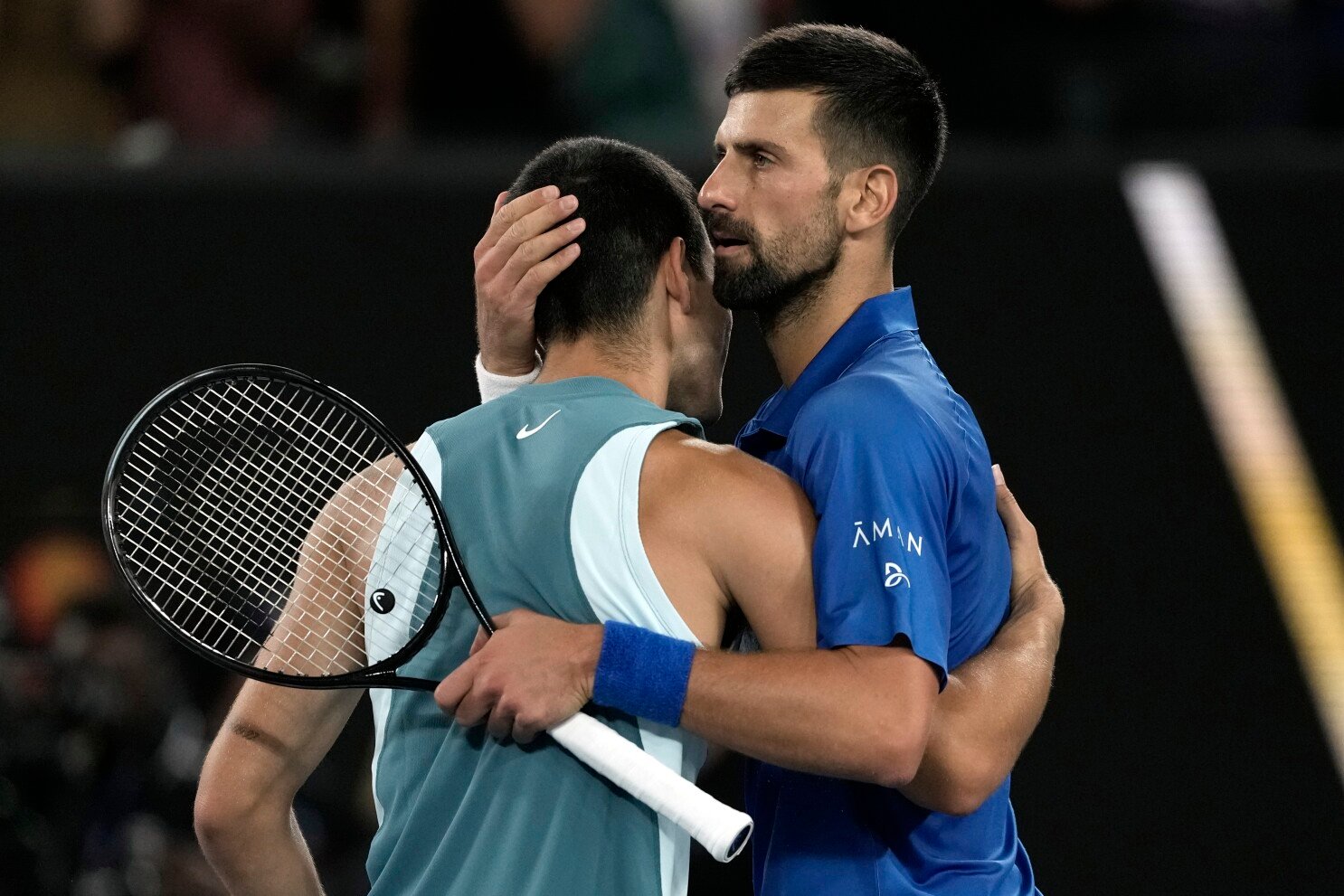 Novak Djokovic avanza a semifinales tras vencer a Carlos Alcaraz