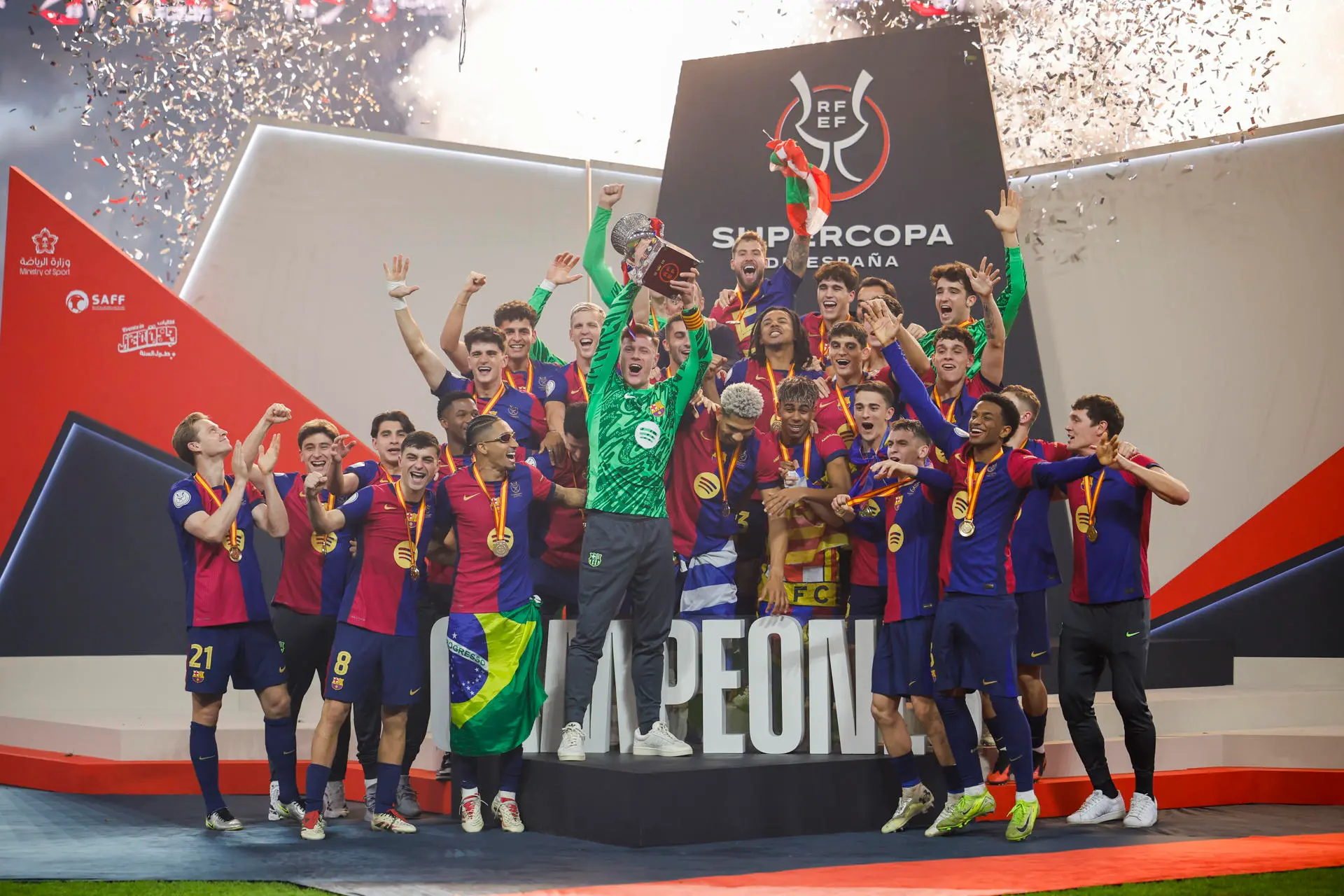 El Barcelona es supercampeón de España