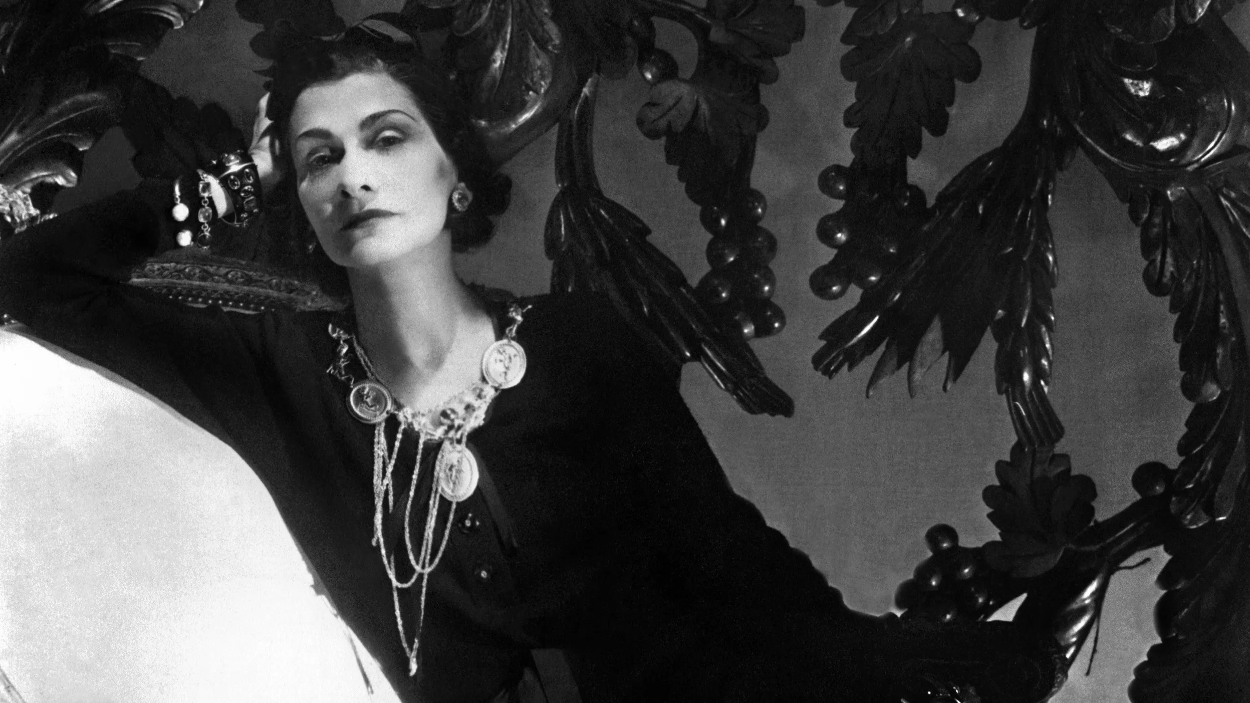 Coco Chanel: La revolución de la moda femenina