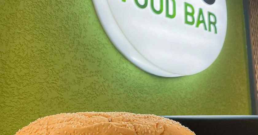 Hono Food Bar a un año de su apertura, busca posicionarse en el mercado de la comida rápida