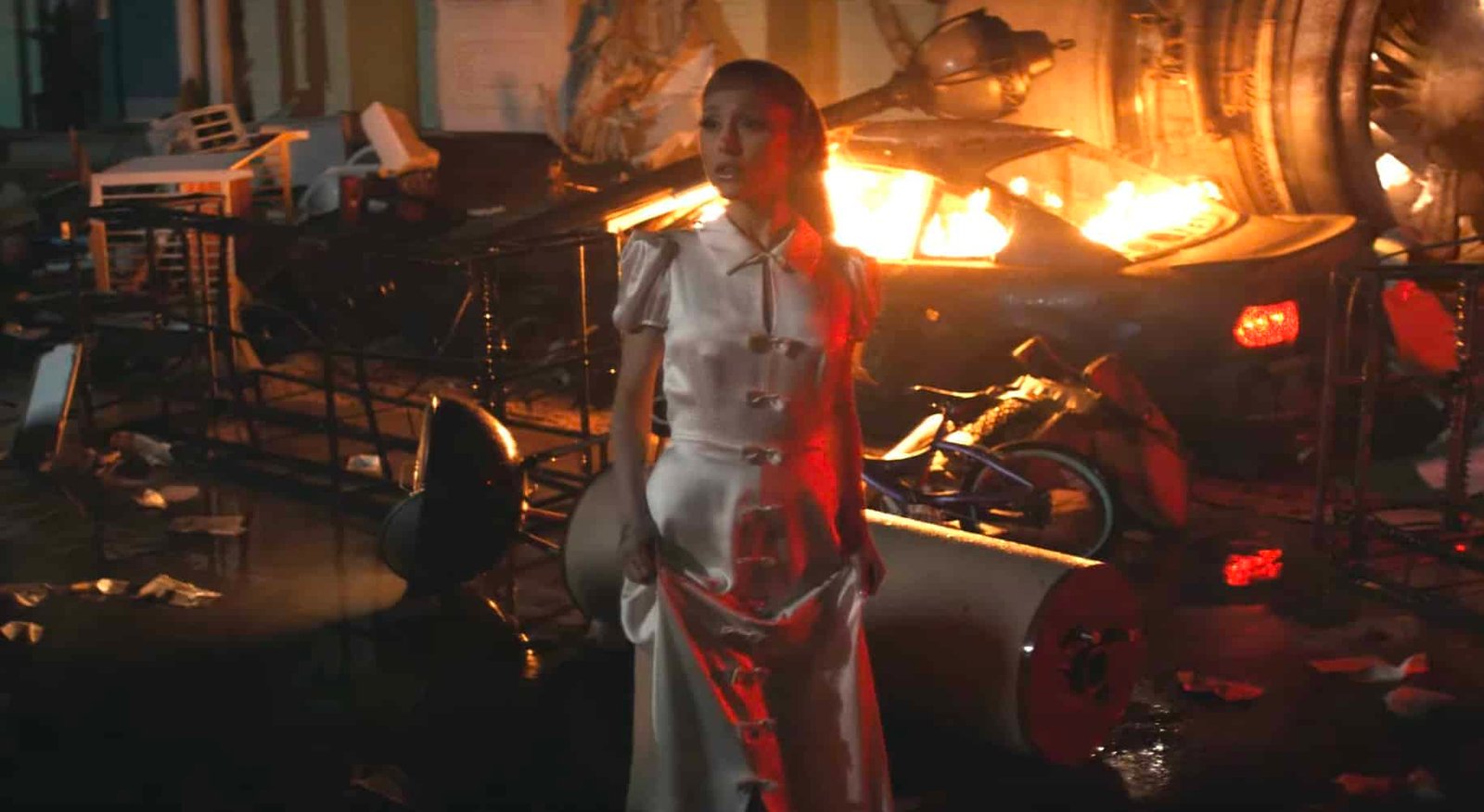 El viaje emocional de Ariana Grande a través de «Eternal Sunshine Deluxe: Brighter Days Ahead