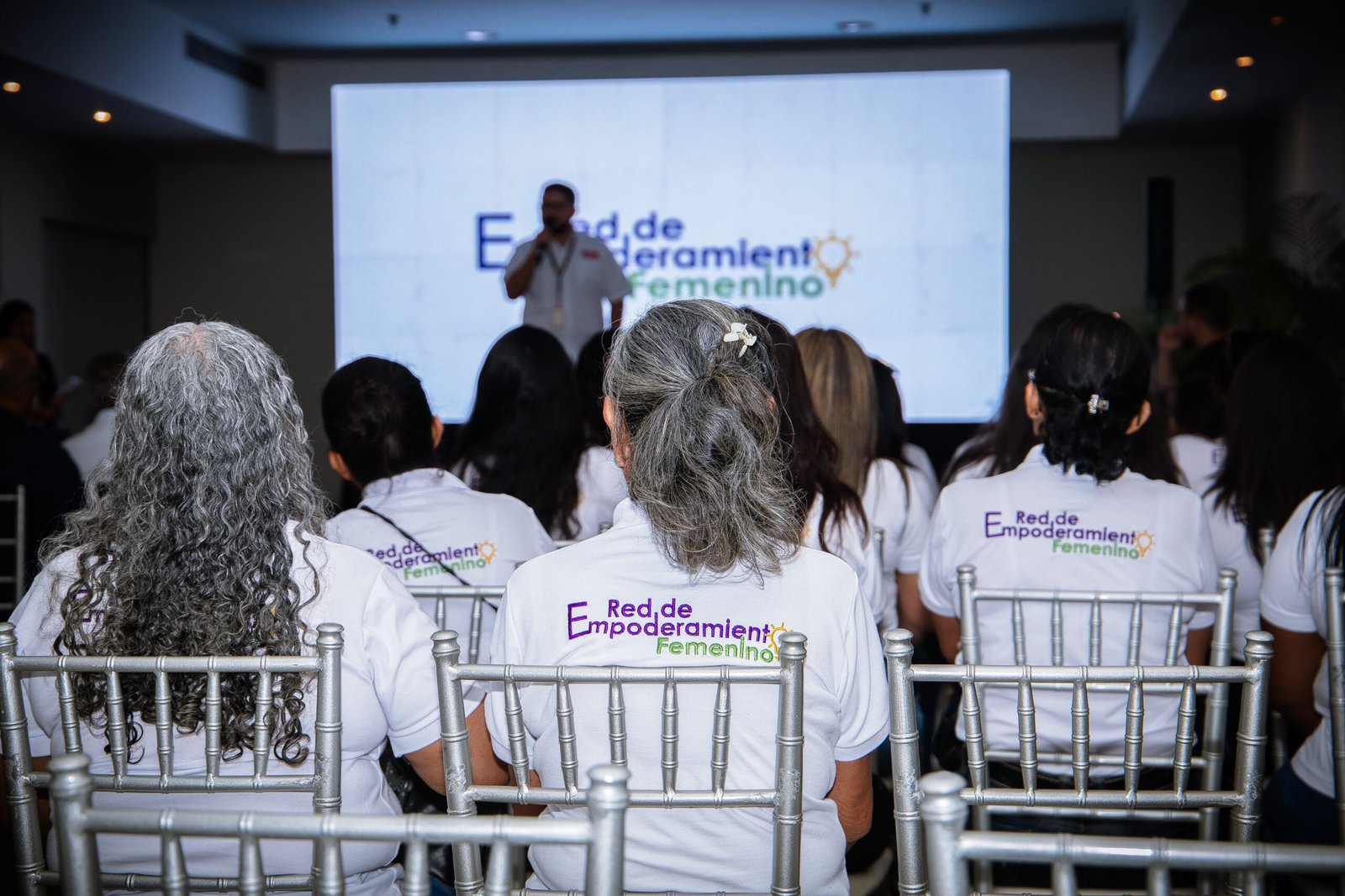 Coca-Cola FEMSA impulsa el liderazgo femenino con la certificación de 259 emprendedoras