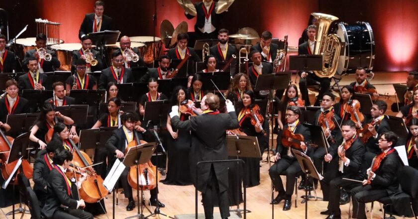 Bajo la dirección de Christian Vásquez culmina exitosa gira de El Sistema en México