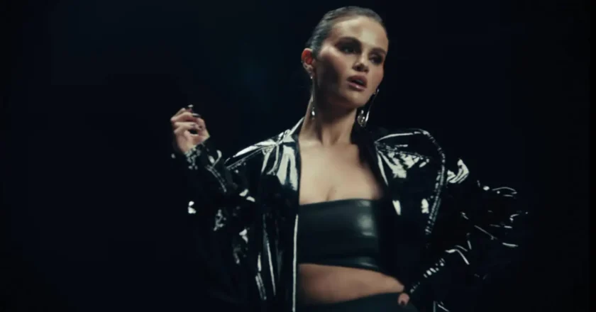 «Nadie Quiere Esto»: Selena Gómez estrena «In The Dark»