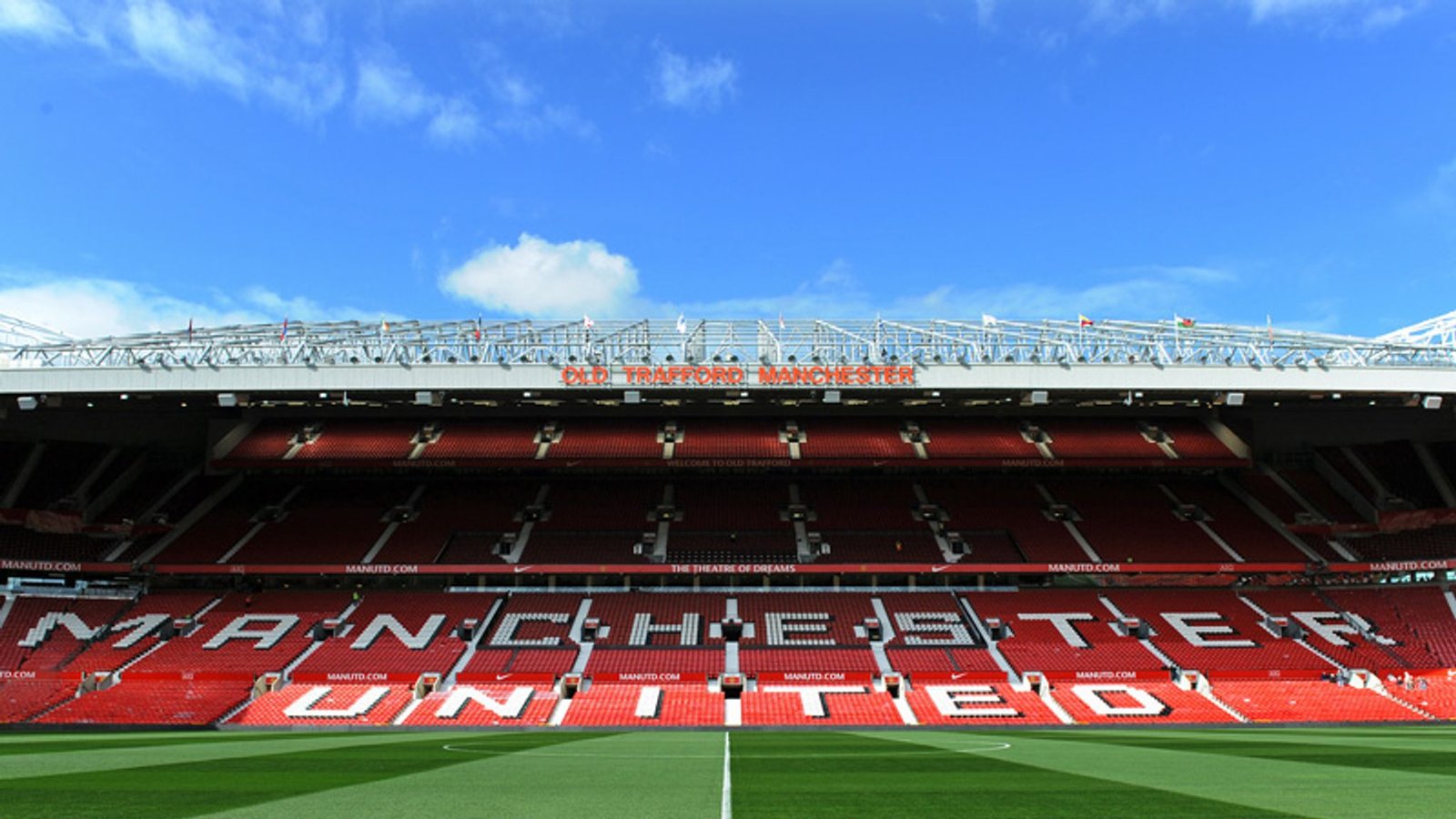 Manchester United y su «Stadium Sleep Out» contra el invierno