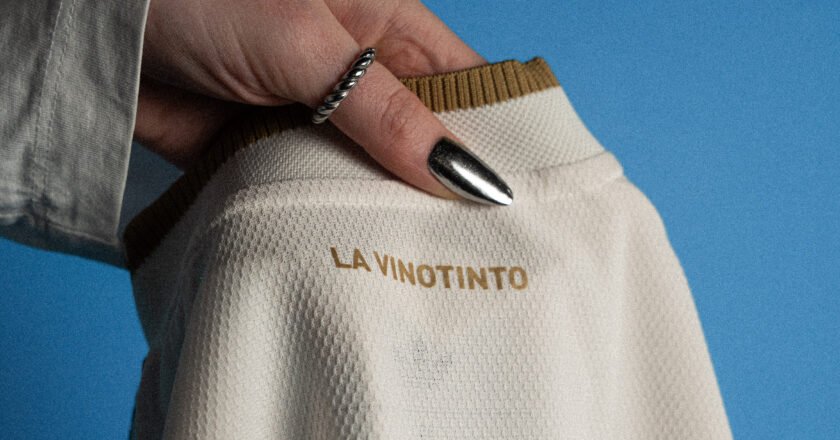 Adidas devuelve el trifolio a la Copa Mundial de la Fifa™ con la nueva camiseta visitante de la selección de Venezuela